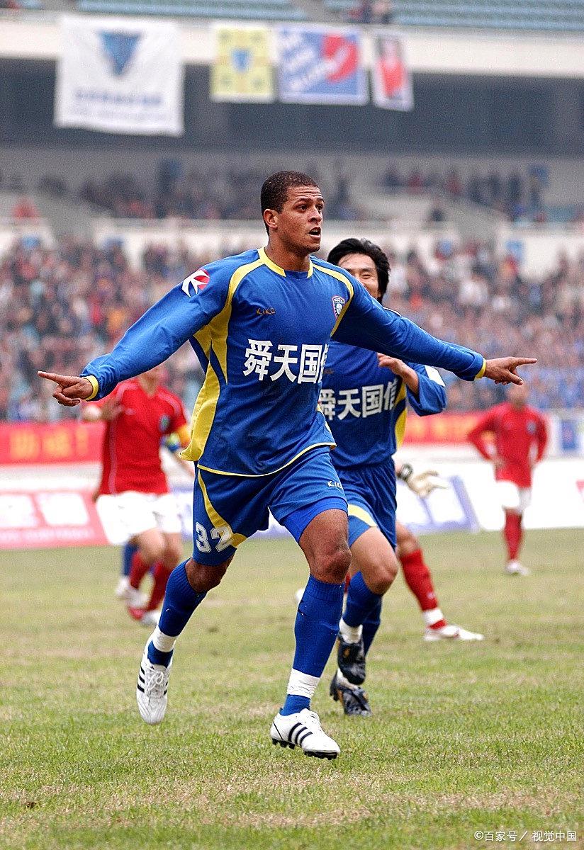 开云体育官网-国际比赛日体能课后，埃因霍温扳平良机备战葡超，态度坚定，更衣室氛围转暖的简单介绍